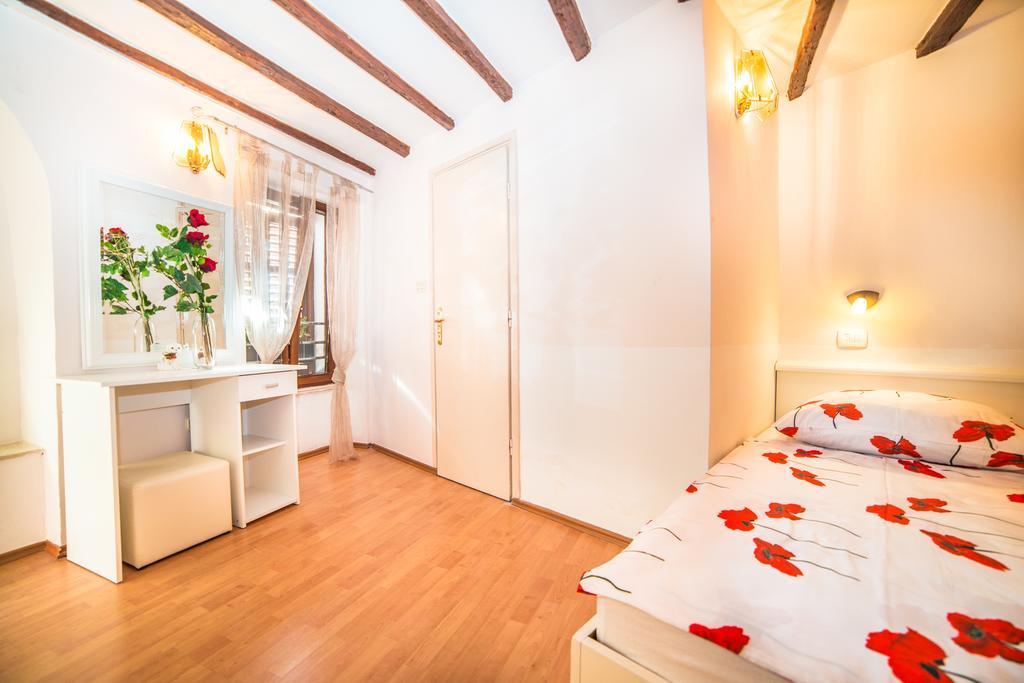 Apartments Dominik Ρόβινι Εξωτερικό φωτογραφία